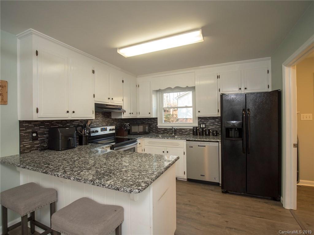 6017 Senconee Road Matthews, NC 28104 - Photo 10 of 28 Gallery Image 10