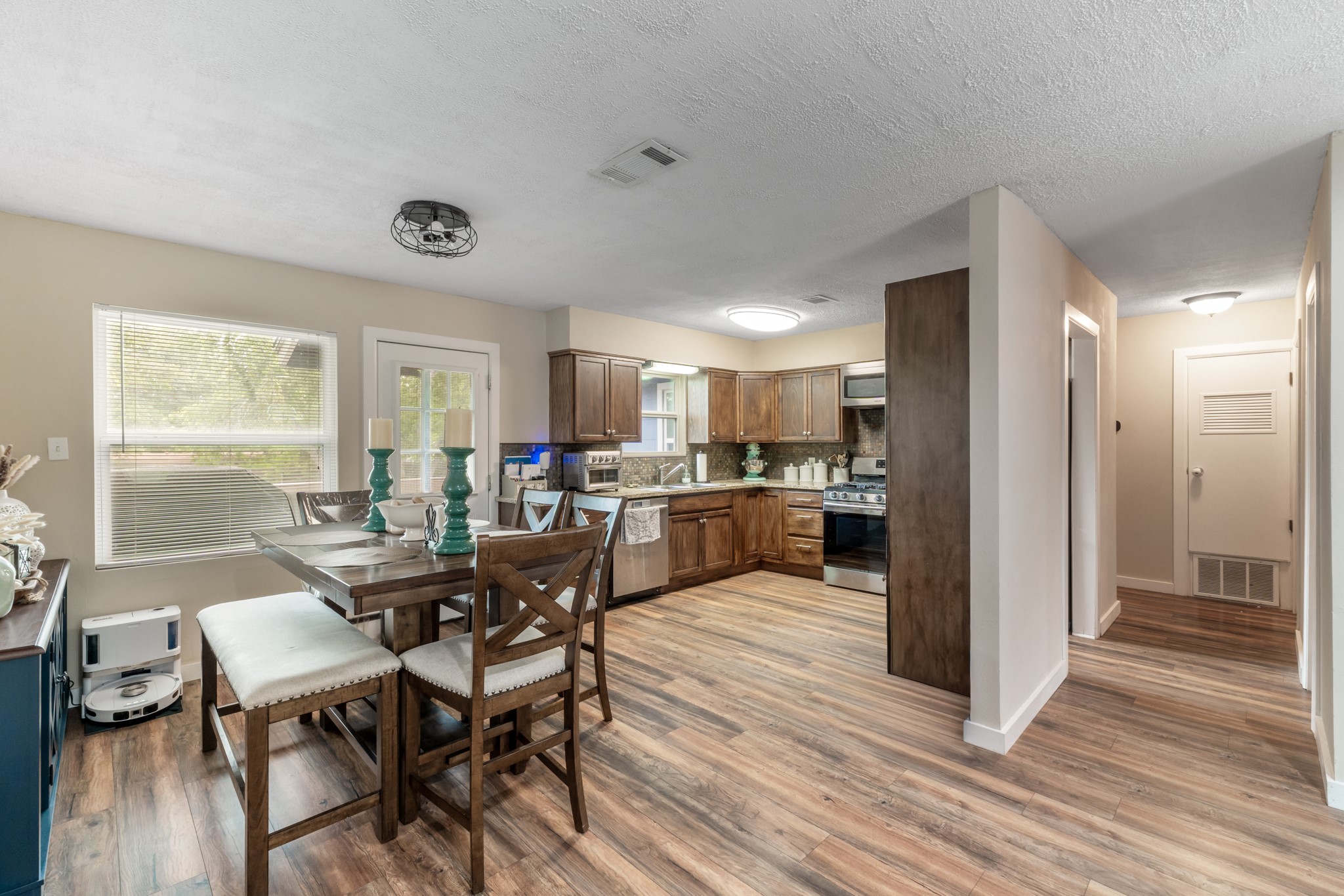 4705 Manchaca Road Austin, TX 78745 - Photo 6 of 16