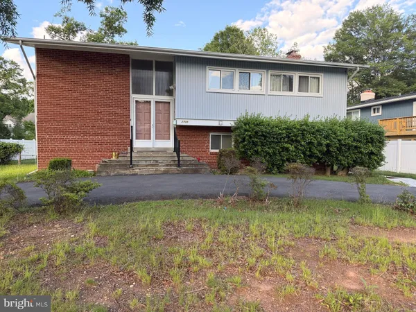 $775,000 | 2705 North Rosser Street, Alexandria, VA 22311