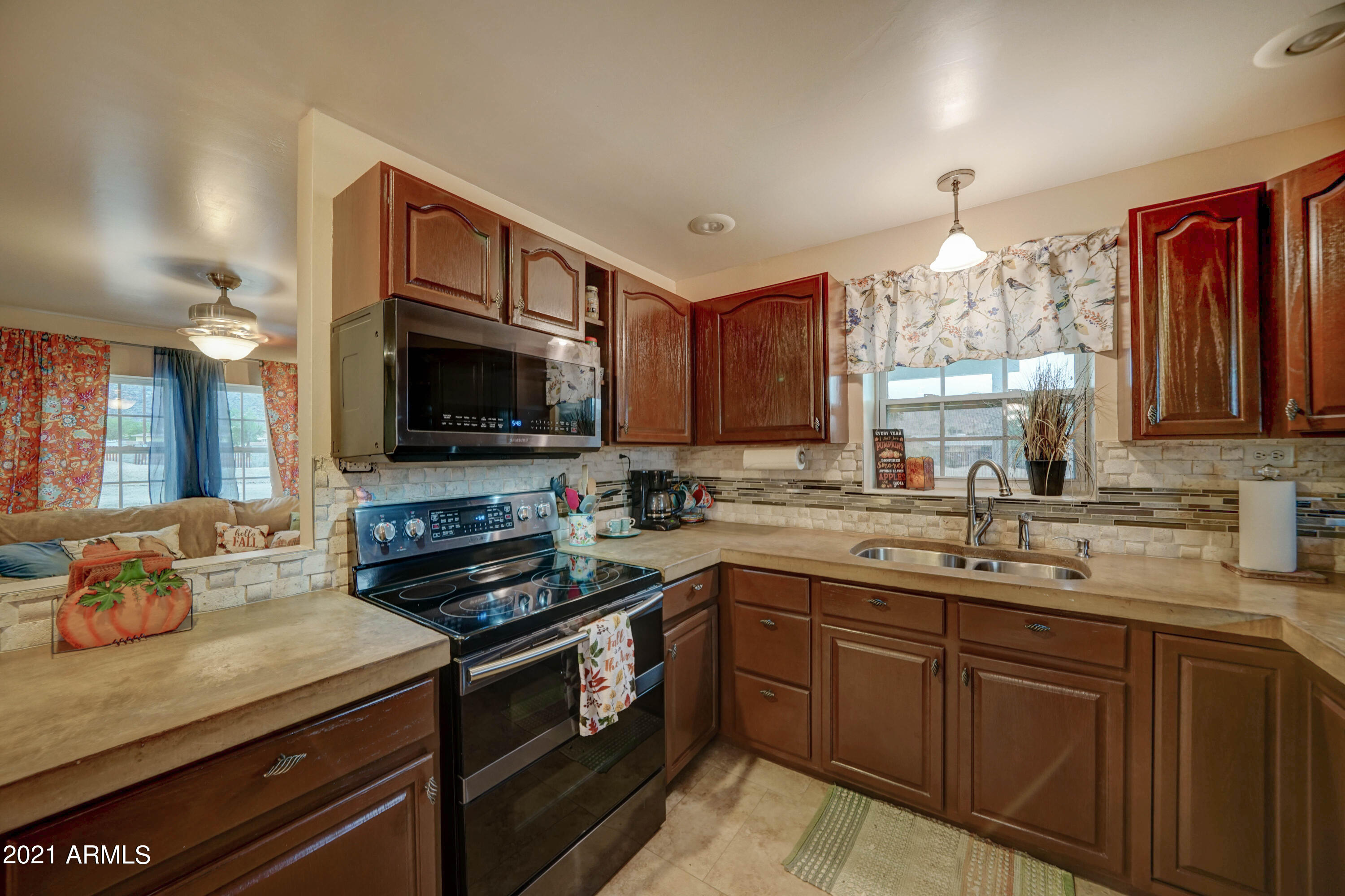 408 West Dobbins Road Phoenix, AZ 85041 - Photo 10 of 39 408 W Dobbins Rd-11