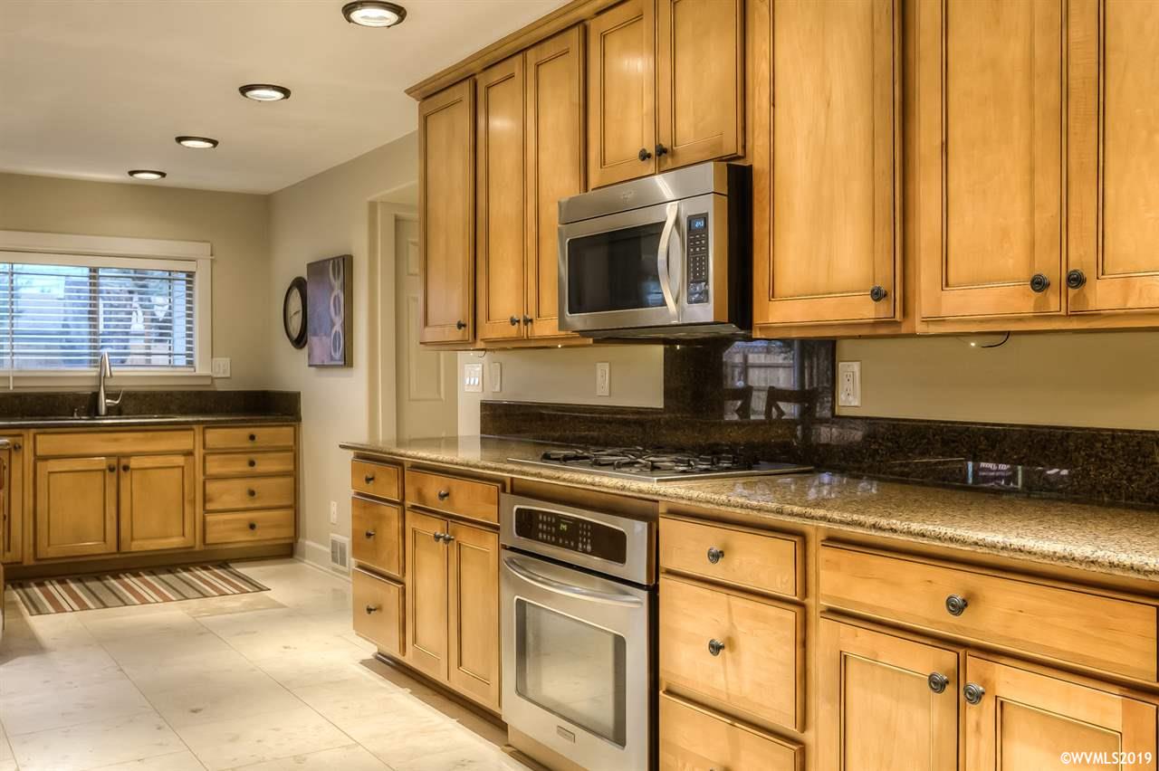 1013 Rafael Avenue North Keizer, OR 97303 - Photo 14 of 36