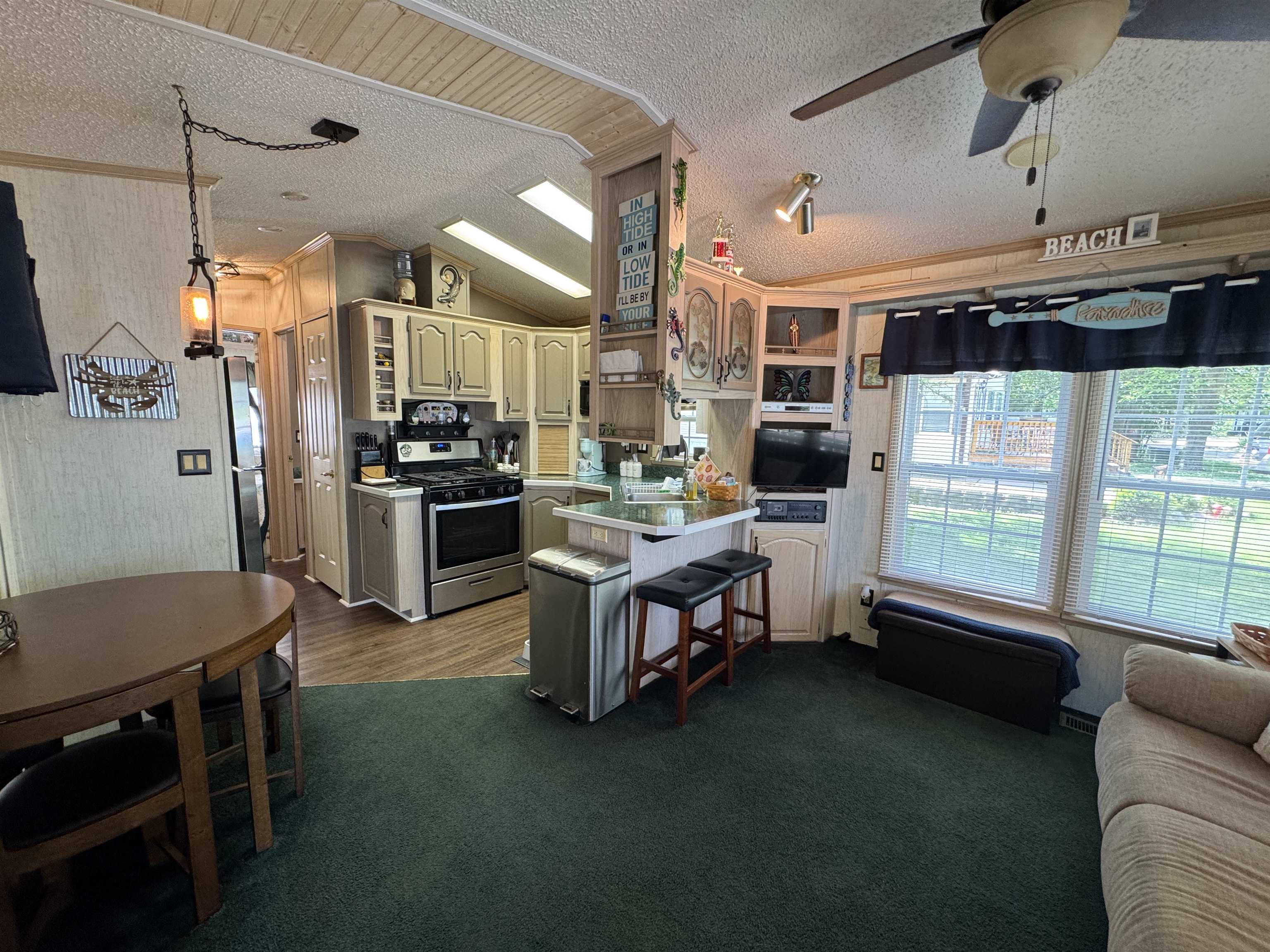 208 Hillside Road Edgerton, WI 53534 - Photo 7 of 45