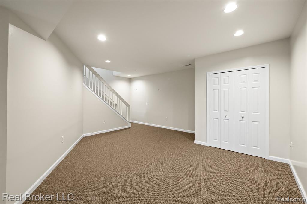 3099 Silverbrook Drive Rochester, MI 48306 - Photo 17 of 26 Gallery Image 17