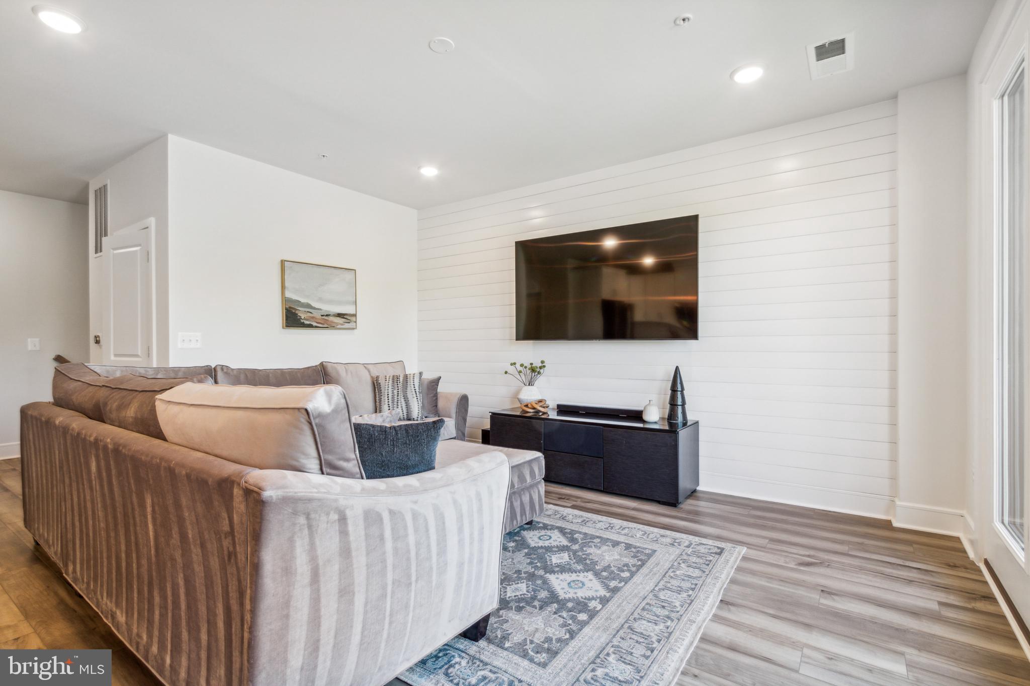 43256 Farringdon Square Ashburn, VA 20148 - Photo 9 of 24