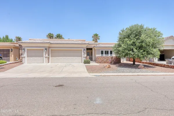 $500,000 | 532 Via De Los Arboles, El Paso, TX 79932