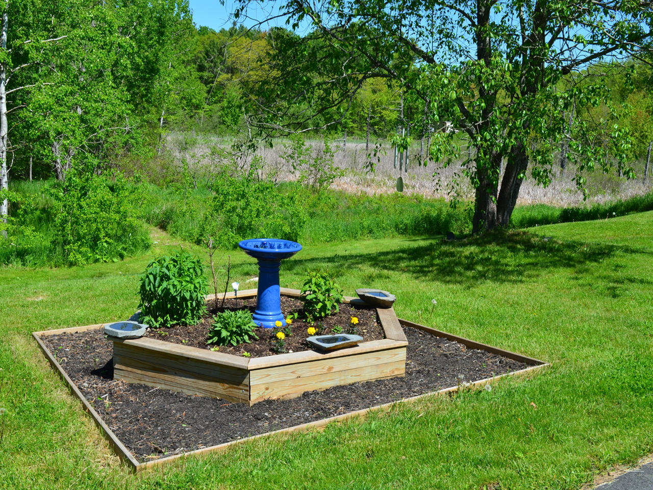 23 Hillcrest Road Newcastle, ME 04553 - Photo 29 of 30 Birdbath 1280