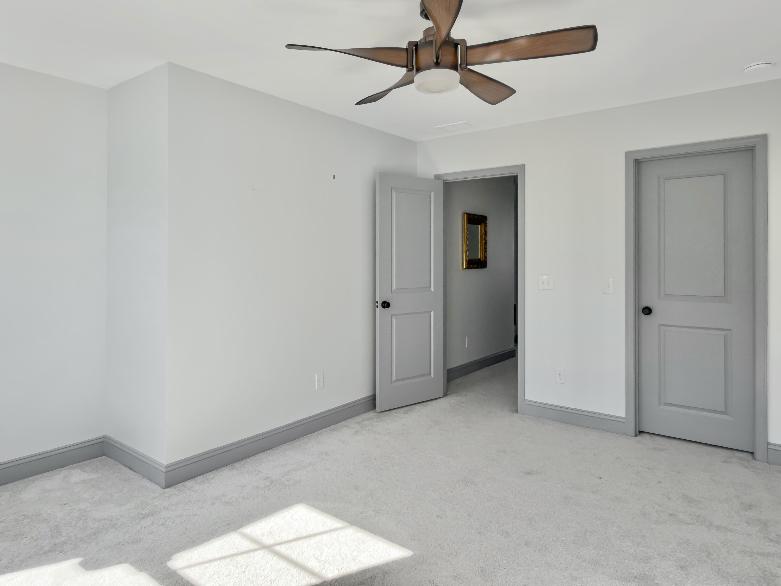 2618 KINGSFIELD Street Mount Pleasant, SC 29466 - Photo 33 of 46 room4