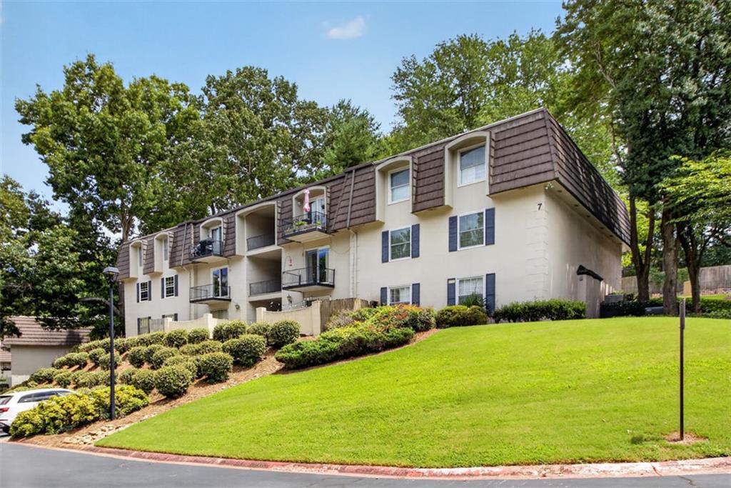 725 Dalrymple Road, Unit 7J Sandy Springs, GA 30328 - Photo 1 of 22 Gallery Image 1