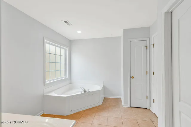 $2,200 | 209 Triton Lane, Surf City, NC 28445