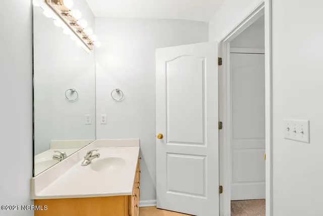 $2,200 | 209 Triton Lane, Surf City, NC 28445