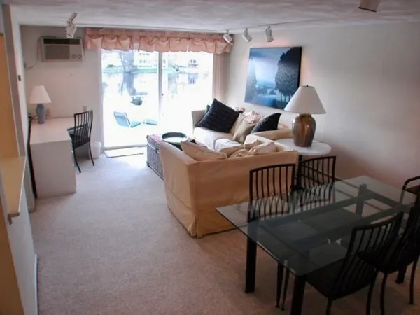 $2,650 | 18 Hamilton Road, Unit 205, Arlington, MA 02474