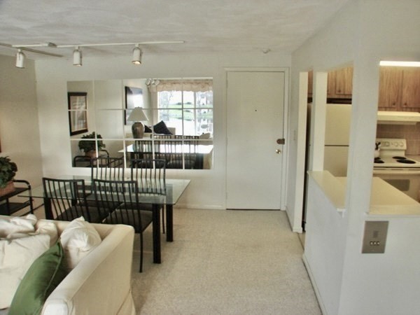 18 Hamilton Road, Unit 205 Arlington, MA 02474 - Photo 5 of 13