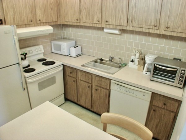 18 Hamilton Road, Unit 205 Arlington, MA 02474 - Photo 7 of 13