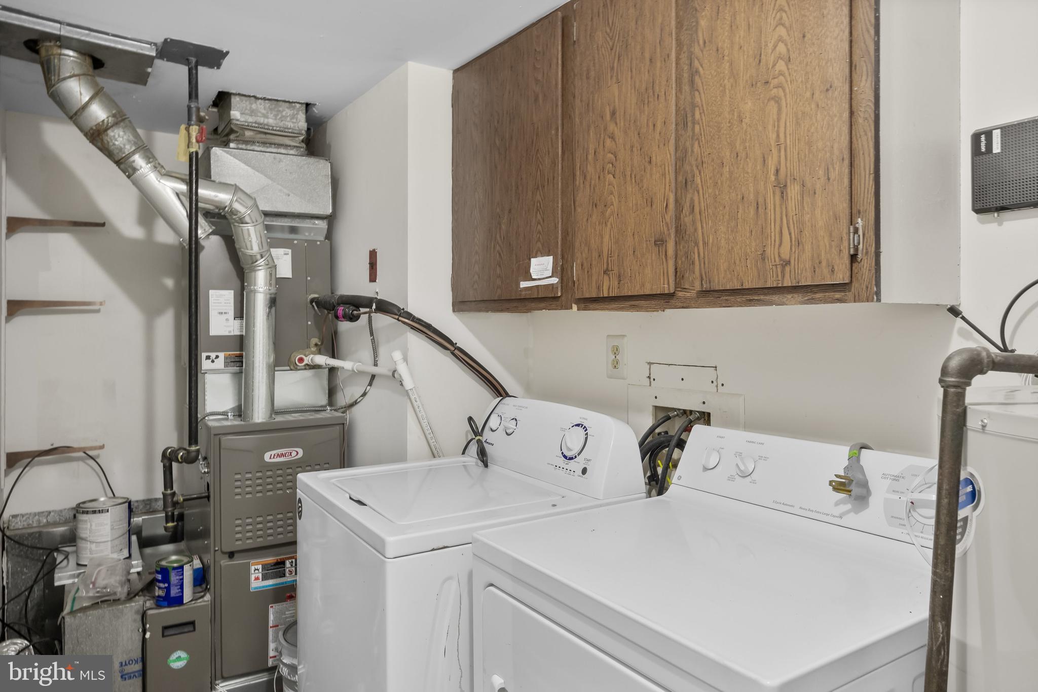 367 Barton Run Boulevard Marlton, NJ 08053 - Photo 14 of 24 a utility room with dryer and washer