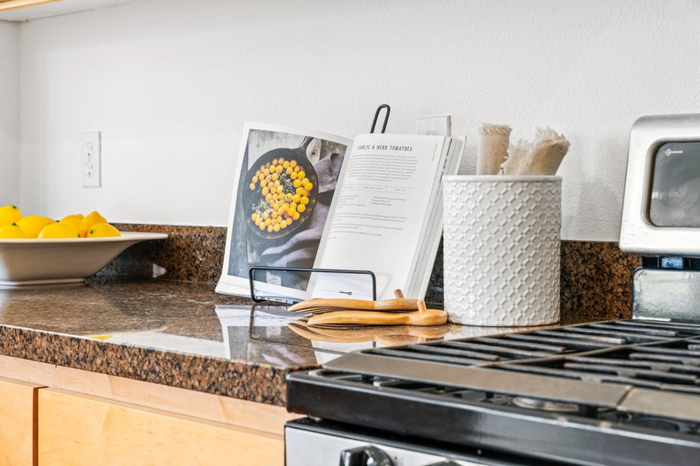 1909 Cambridge Drive Mountain View, CA 94043 - Photo 27 of 73