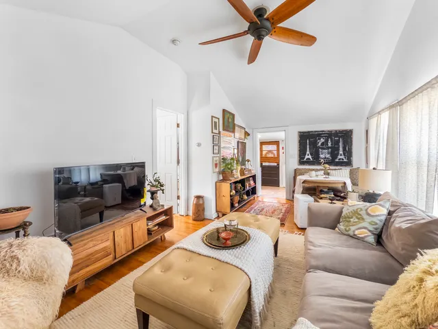 $1,800 | 944 Totoket Road, North Branford, CT 06472