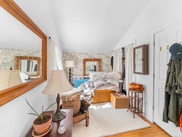 $1,800 | 944 Totoket Road, North Branford, CT 06472