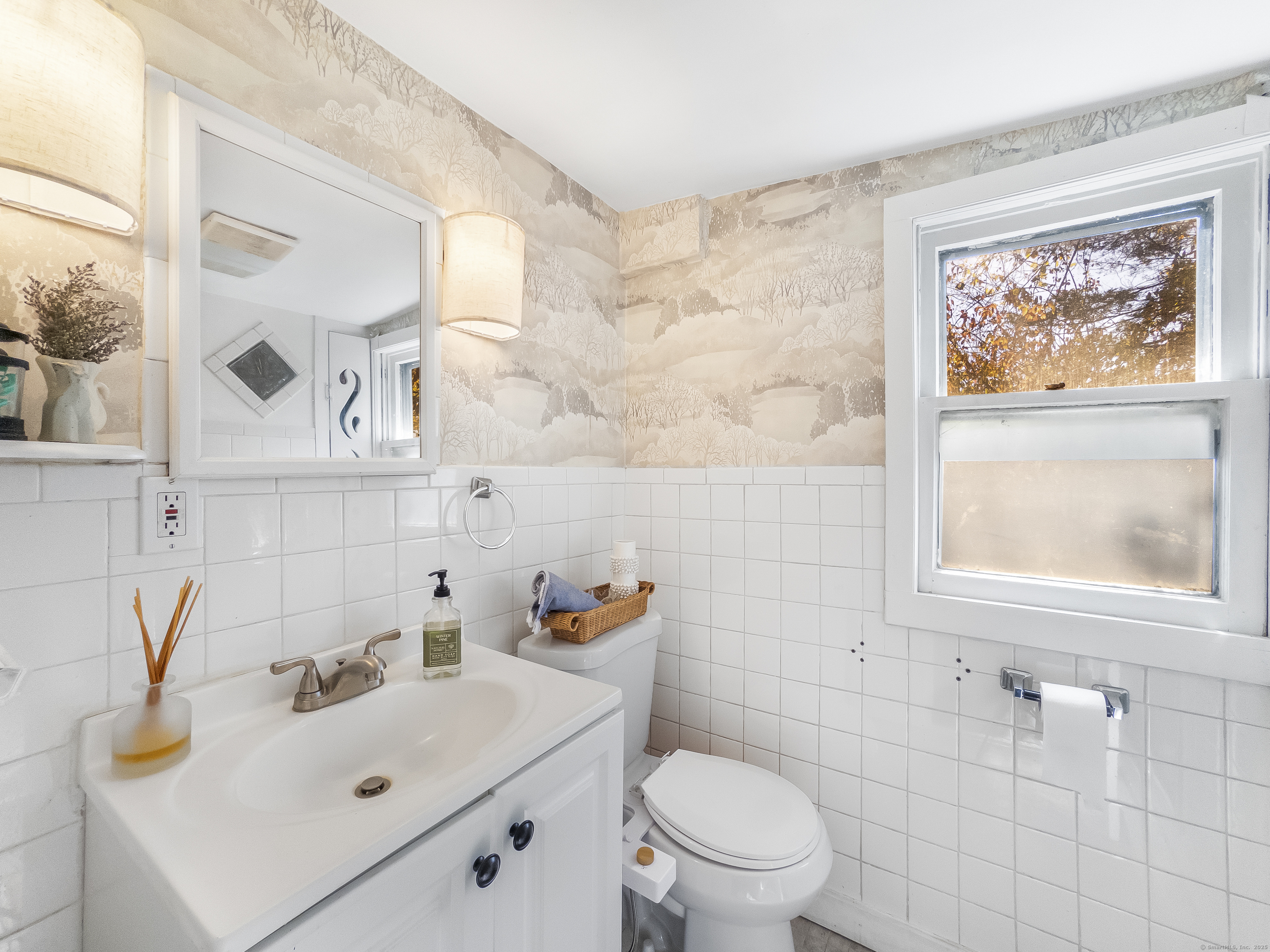 944 Totoket Road North Branford, CT 06472 - Photo 13 of 17