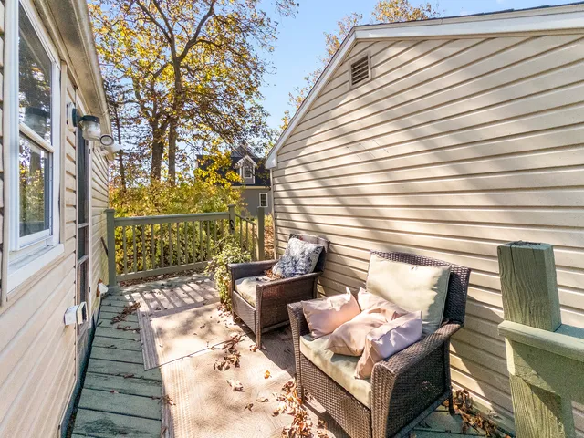 $1,800 | 944 Totoket Road, North Branford, CT 06472