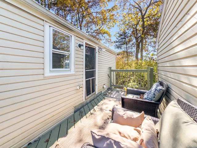 $1,800 | 944 Totoket Road, North Branford, CT 06472