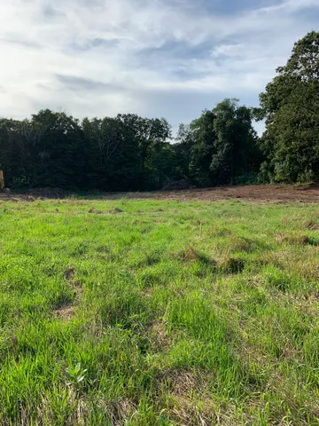 $1,800 | 944 Totoket Road, North Branford, CT 06472