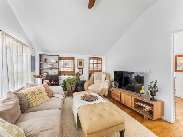 $1,800 | 944 Totoket Road, North Branford, CT 06472