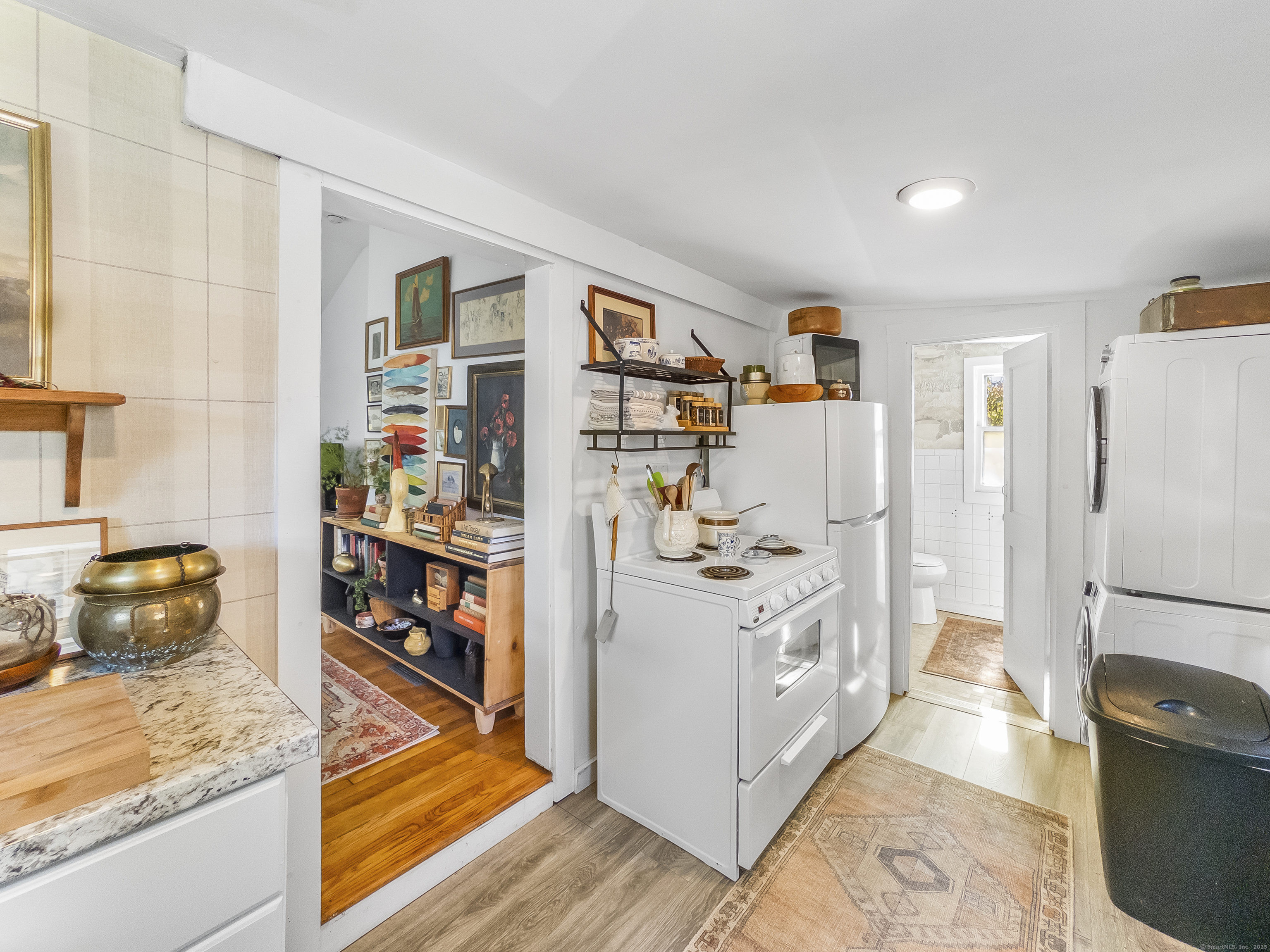 944 Totoket Road North Branford, CT 06472 - Photo 5 of 17