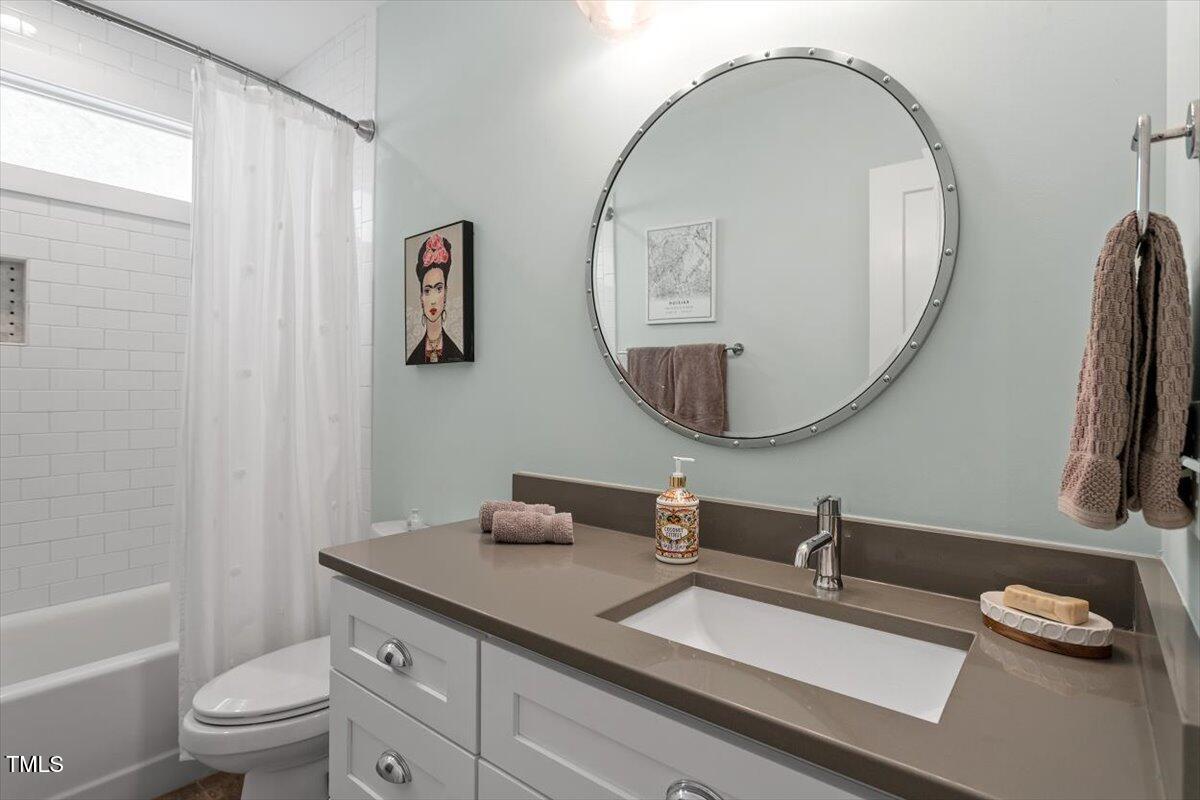 711 South East Street Raleigh, NC 27601 - Photo 7 of 37 Guest Full Bath
