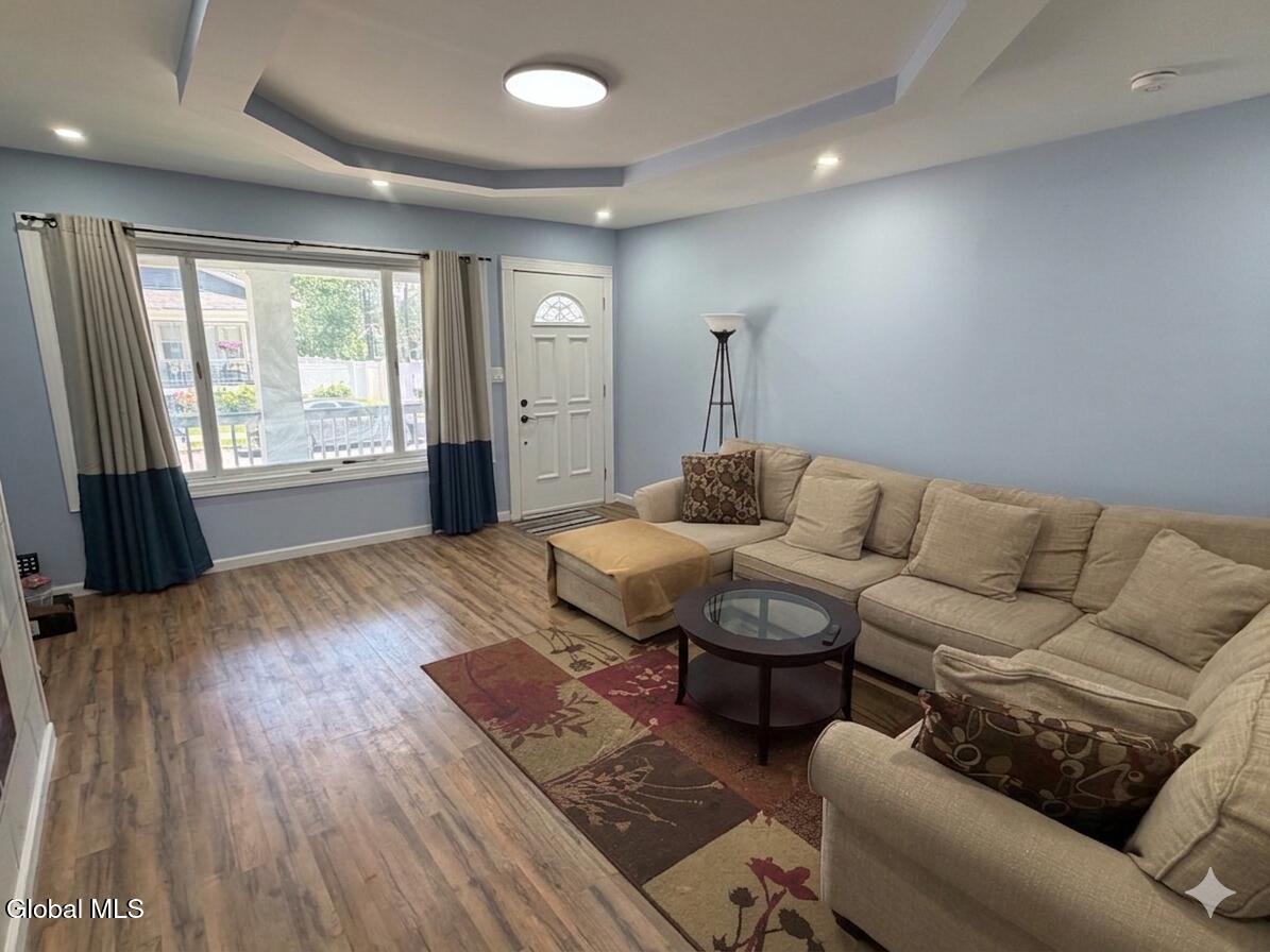 1747 Oneida Street Schenectady, NY 12308 - Photo 5 of 31 IMG_7507