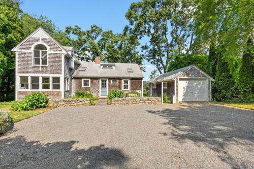 391 Barnes Road Oak Bluffs, MA 02557 - Photo 8 of 22 Craft (3)