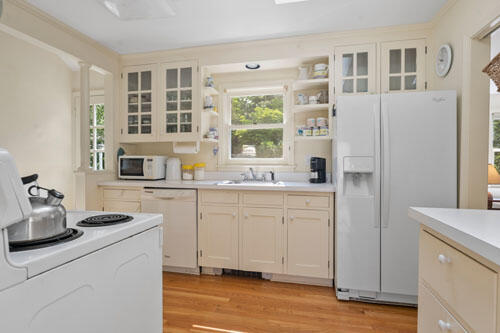 391 Barnes Road Oak Bluffs, MA 02557 - Photo 10 of 22 Craft (7)