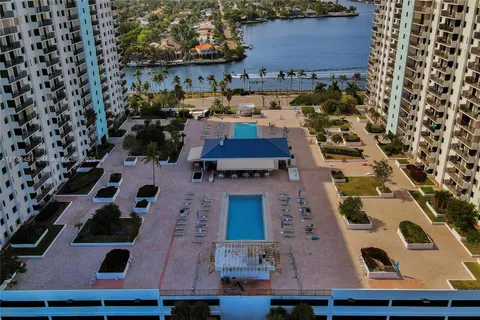 $629,000 | 1201 South Ocean Drive, Unit 1806N, Hollywood, FL 33019
