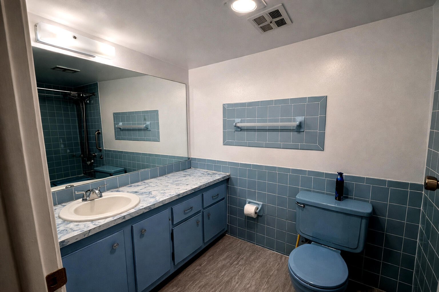 22615 Southwest 66th Avenue, Unit 415 Boca Raton, FL 33428 - Photo 6 of 20 Bathroom - (1)