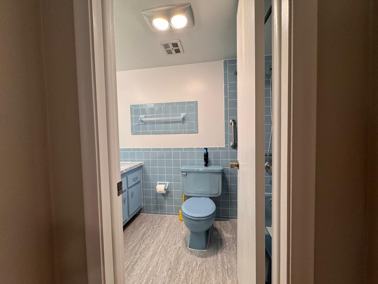 22615 Southwest 66th Avenue, Unit 415 Boca Raton, FL 33428 - Photo 8 of 20 Bathroom - (3)