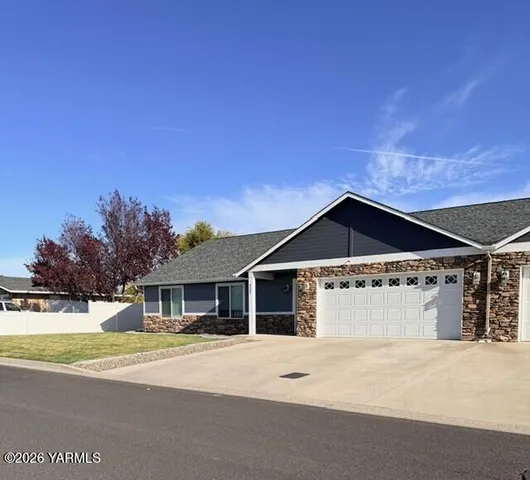 $399,900 | 8207 Westbrook Avenue, Yakima, WA 98908