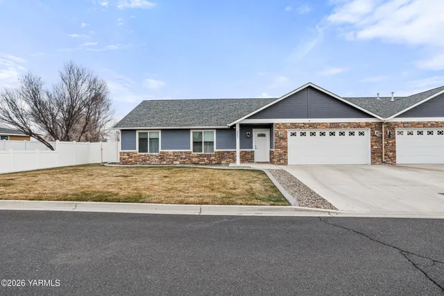 $410,000 | 8207 Westbrook Avenue, Yakima, WA 98908