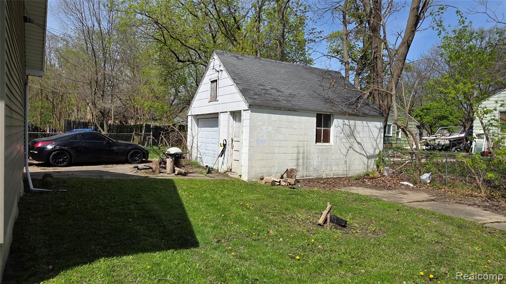 838 Clinton Street Flint, MI 48507 - Photo 3 of 18