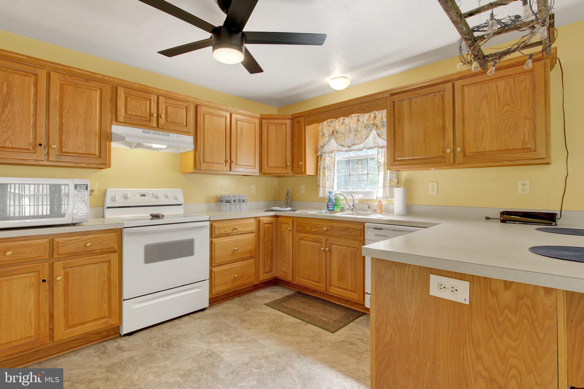 175 Leedy Road Spring Grove, PA 17362 - Photo 9 of 41 Kitchen