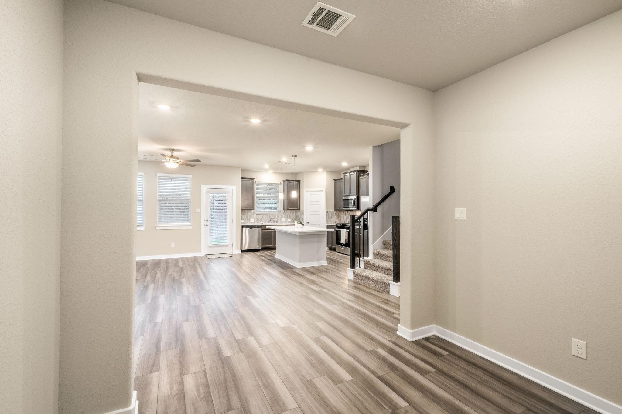 8209 Rising Stream Drive Houston, TX 77063 - Photo 8 of 35
