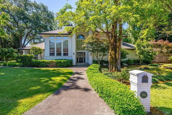 $2,400,000 | 934 Fairway Drive, Sonoma, CA 95476