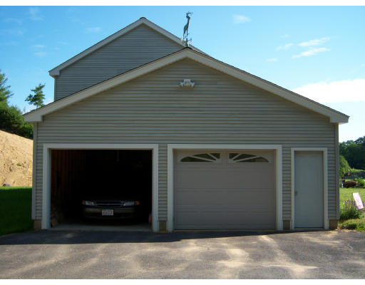 86 Walkeen Koziol Road Warren, MA 01083 - Photo 10 of 11 a front view of a house