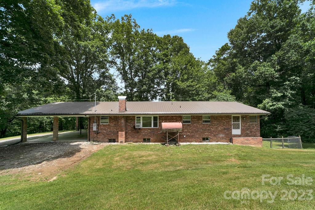 267 Rogers Road Rosman, NC 28772 - Photo 3 of 24 Gallery Image 3