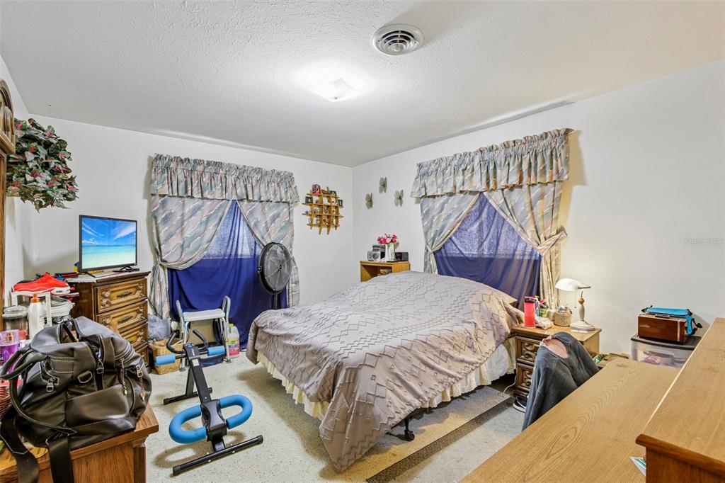 2210 Gentian Road Venice, FL 34293 - Photo 18 of 29 Gallery Image 18