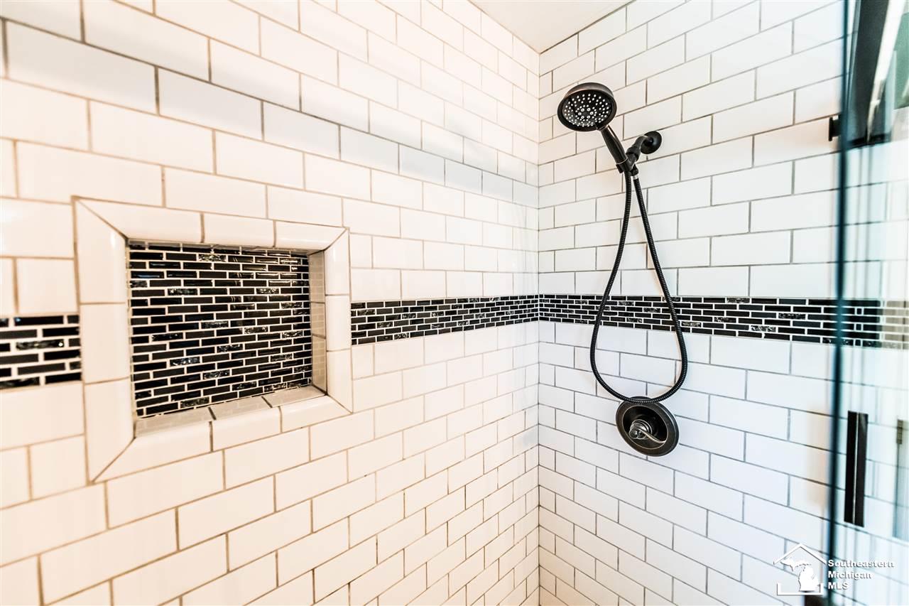 26671 Bell Road New Boston, MI 48164 - Photo 27 of 55 Master Stand Up Shower