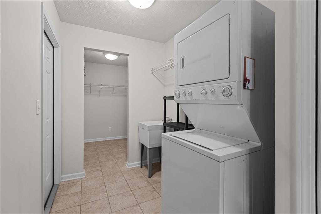68 Nicholas Drive Beaver, PA 15009 - Photo 15 of 24 a utility room with dryer and washer