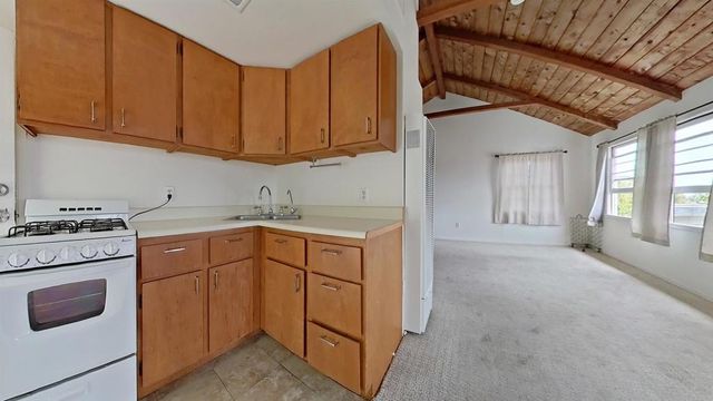 $1,900,000 | 2862 Highland Drive, Carlsbad, CA 92008