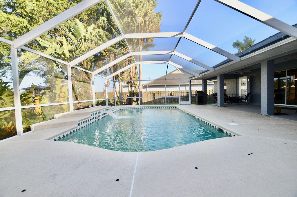 2237 Southwest Salmon Road Port St. Lucie, FL 34953 - Photo 30 of 45 2237 Sw Salmon pool 2