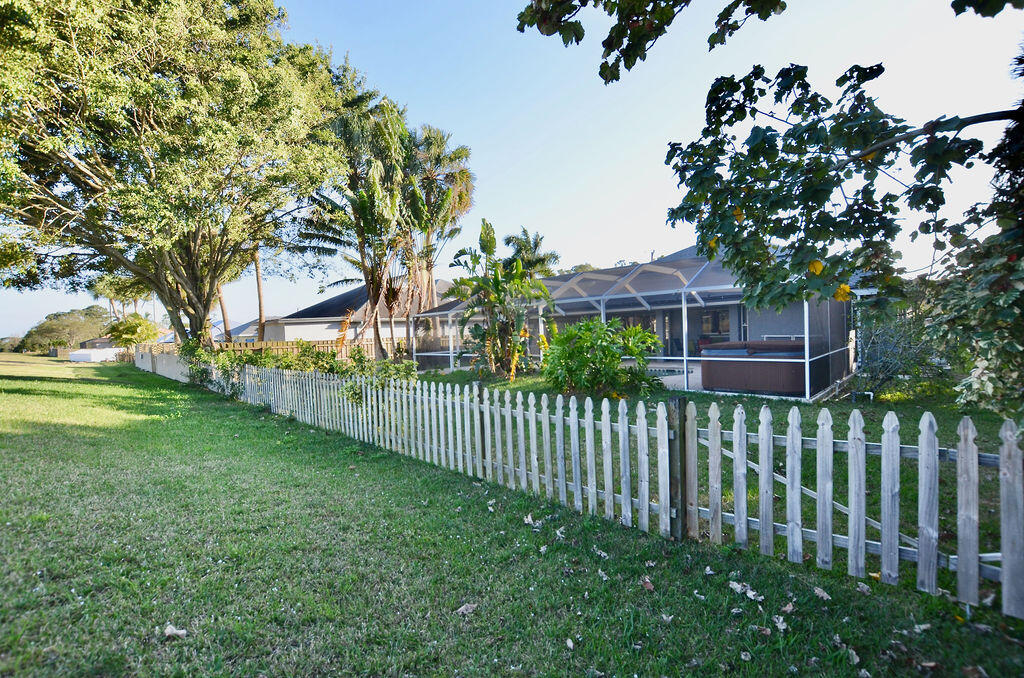2237 Southwest Salmon Road Port St. Lucie, FL 34953 - Photo 33 of 45 2237 Sw Salmon fence