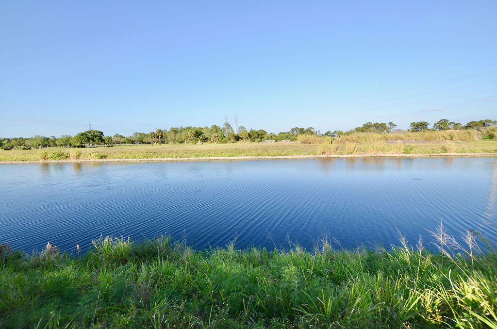 2237 Southwest Salmon Road Port St. Lucie, FL 34953 - Photo 36 of 45 DSC_1433