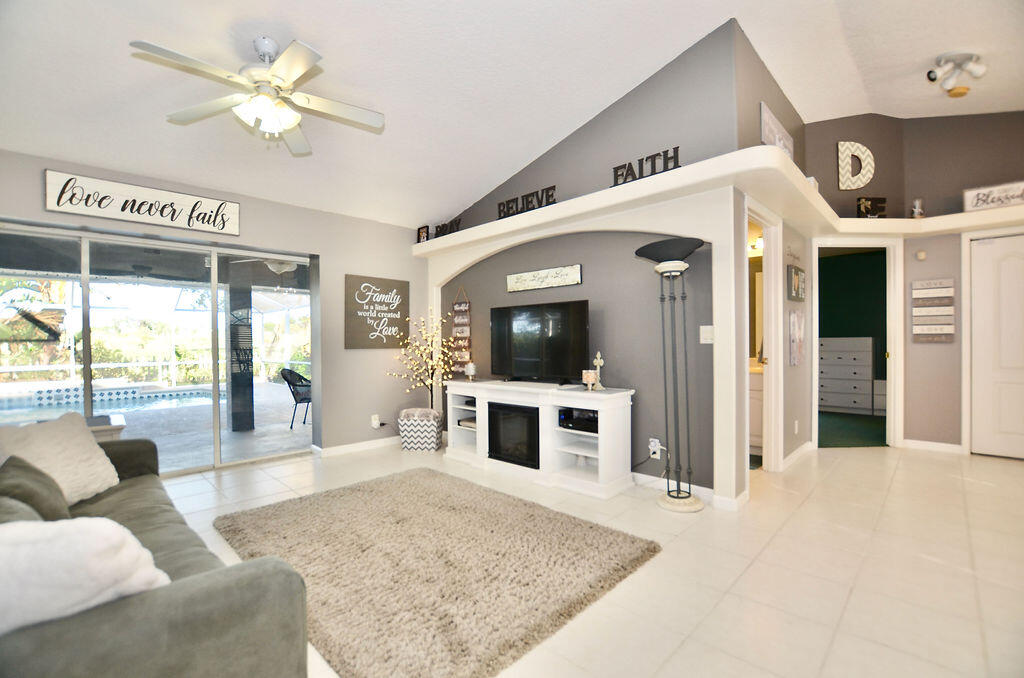 2237 Sw Salmon lr